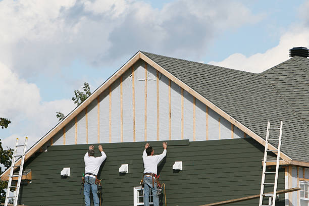 Professional Siding Installation technician working in Meherrin, VA